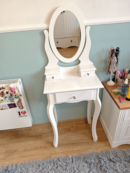 Toaletka. Biala uzywana