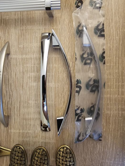 Мебельная фурнитура ручки ножки петли Меблева фурнітура ніжки петлі