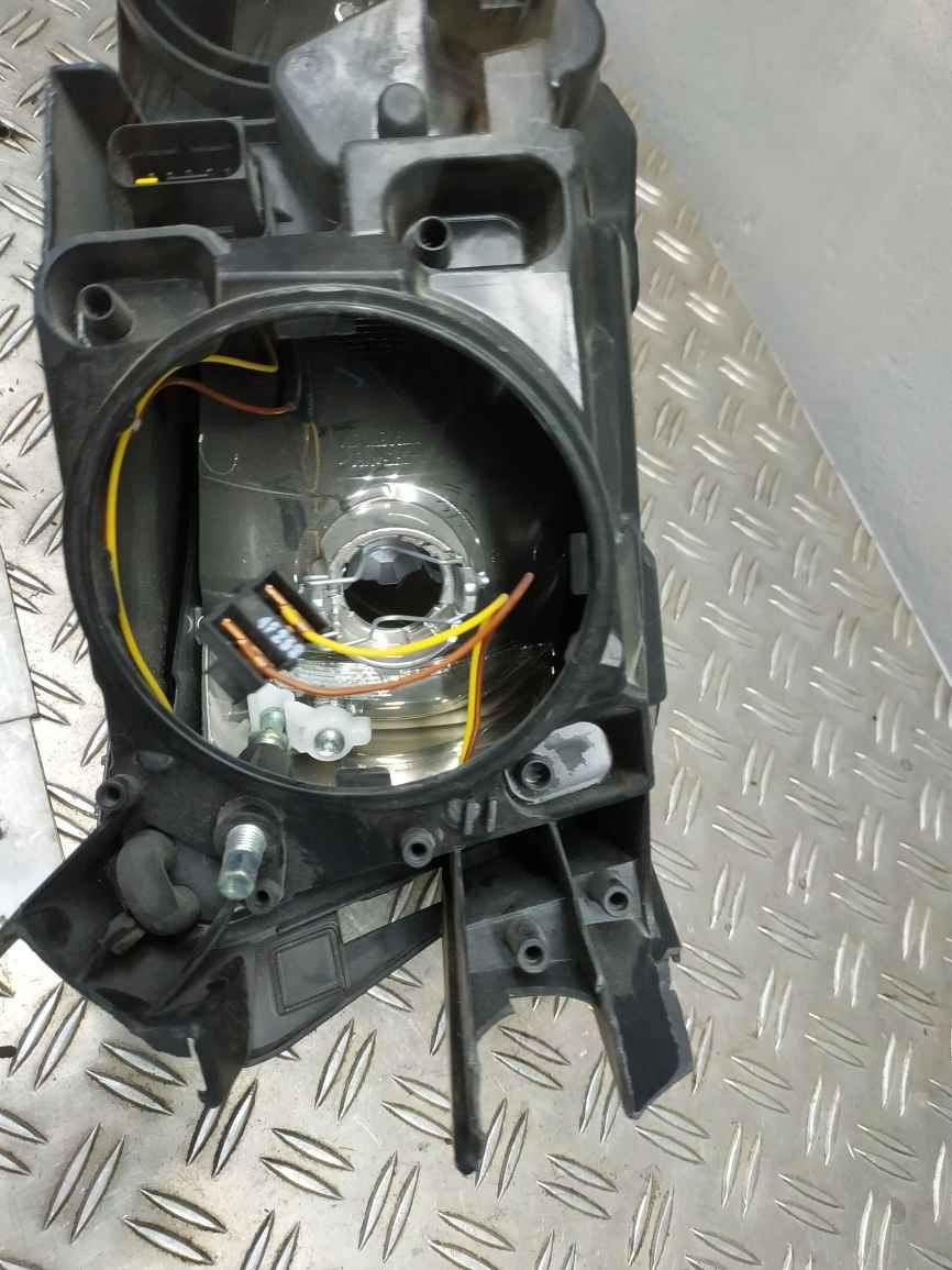 Peugeot/Citroen C4 Picasso 2 13- Скло фари L FA0691 9677217380