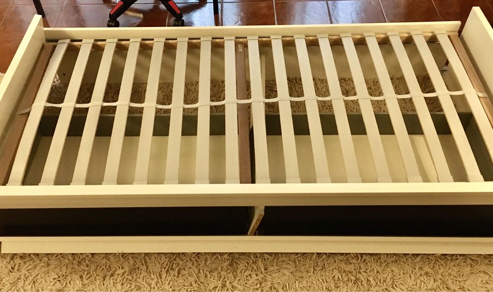 Cama ODDA com estrado
