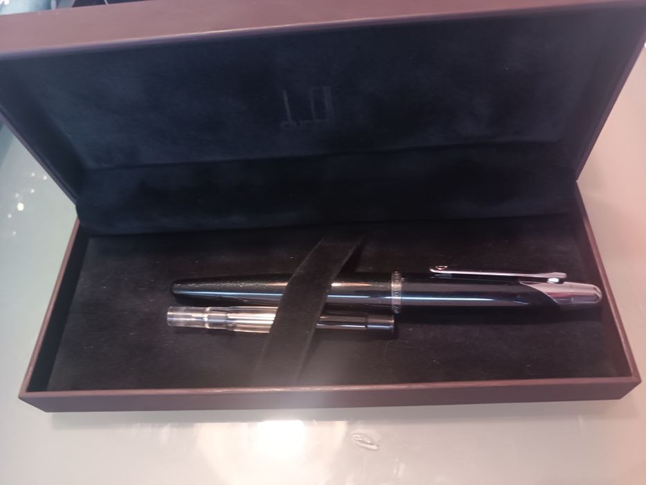 Caneta Dunhill AD2000 – Ponta Fine – Com Caixa + Oferta Carteira