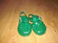 Sandálias plásticas verdes - Nº 20