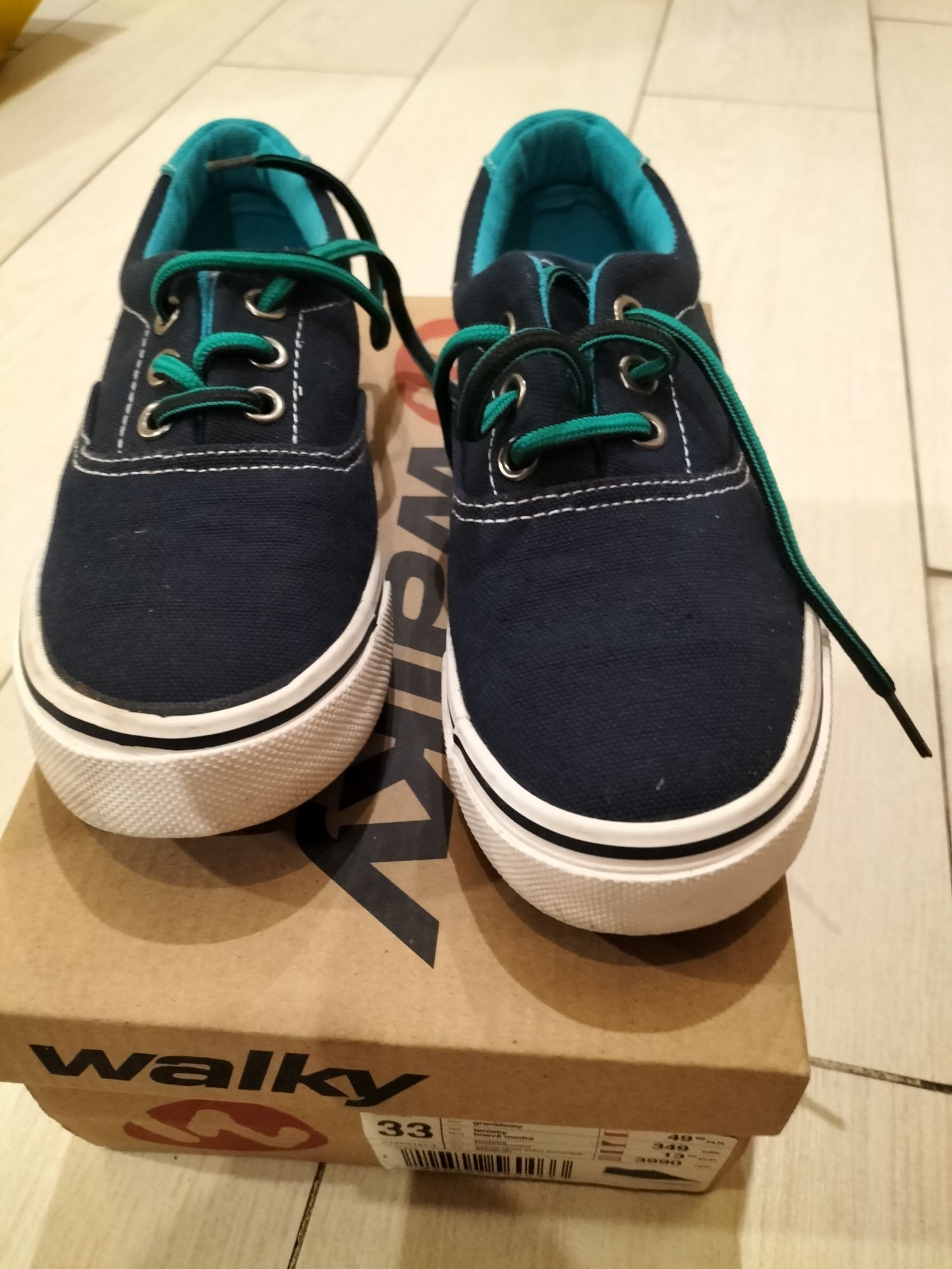 Trampki chłopięce granatowe WALKY rozm. 33