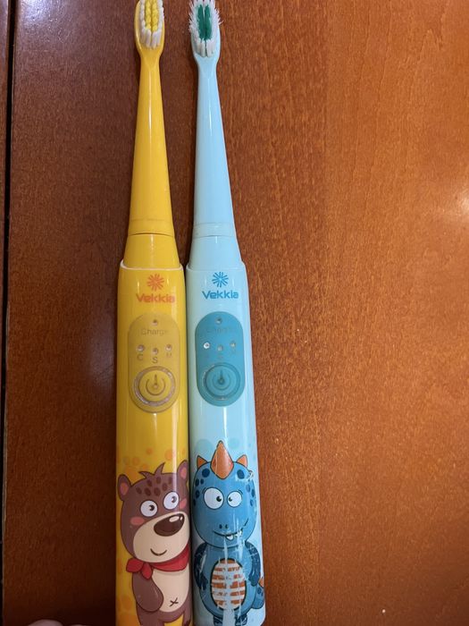 Дитяча електрична зубна щітка Vekkia від 3 років