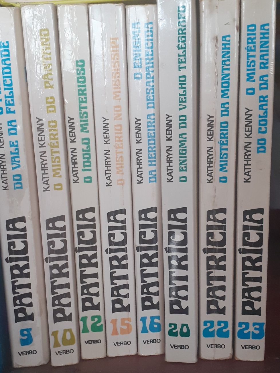 Livros coleção Patrícia Belden 5€ cada