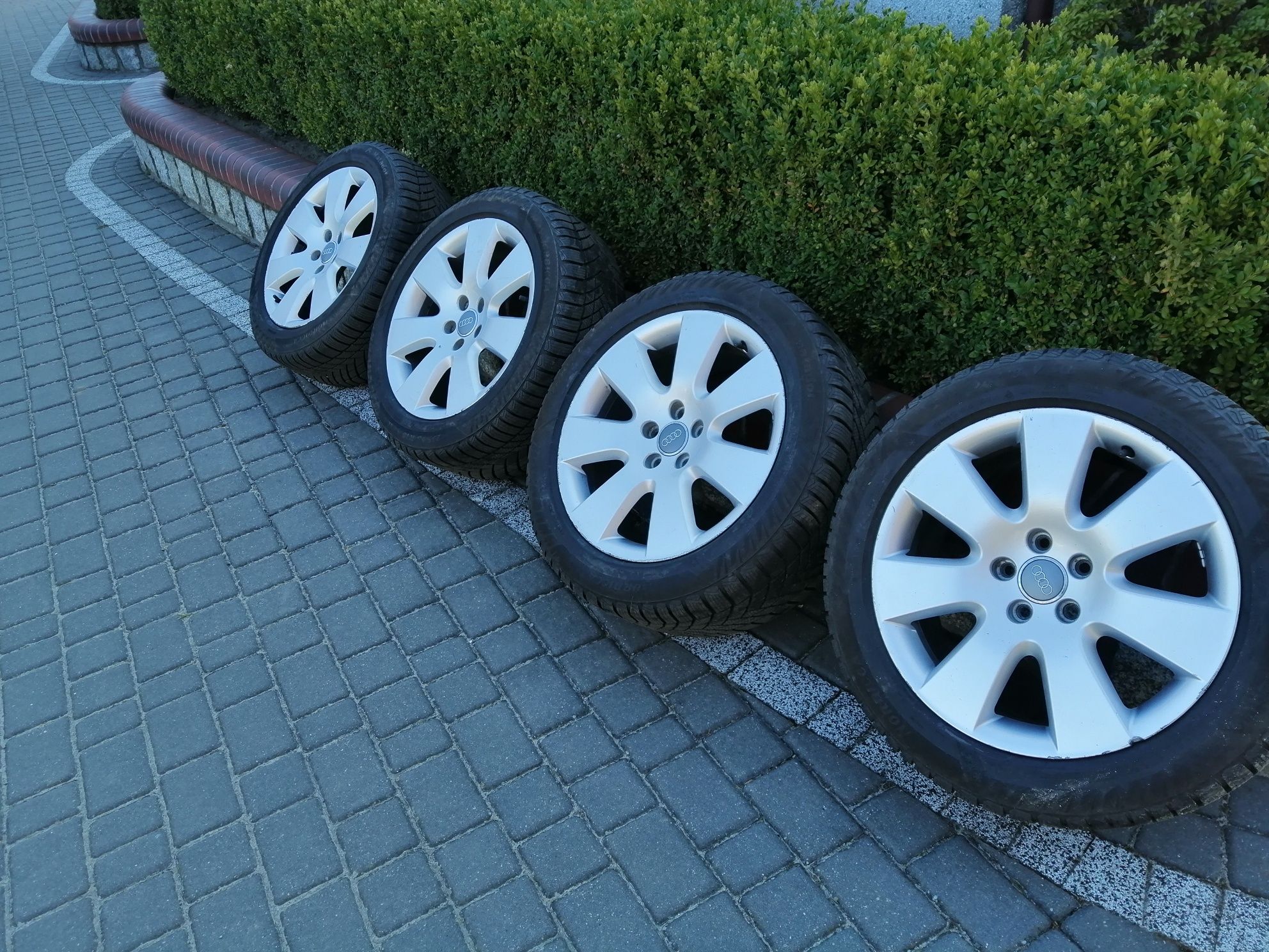 Koła 18" z oponami zimowymi 235/50R18