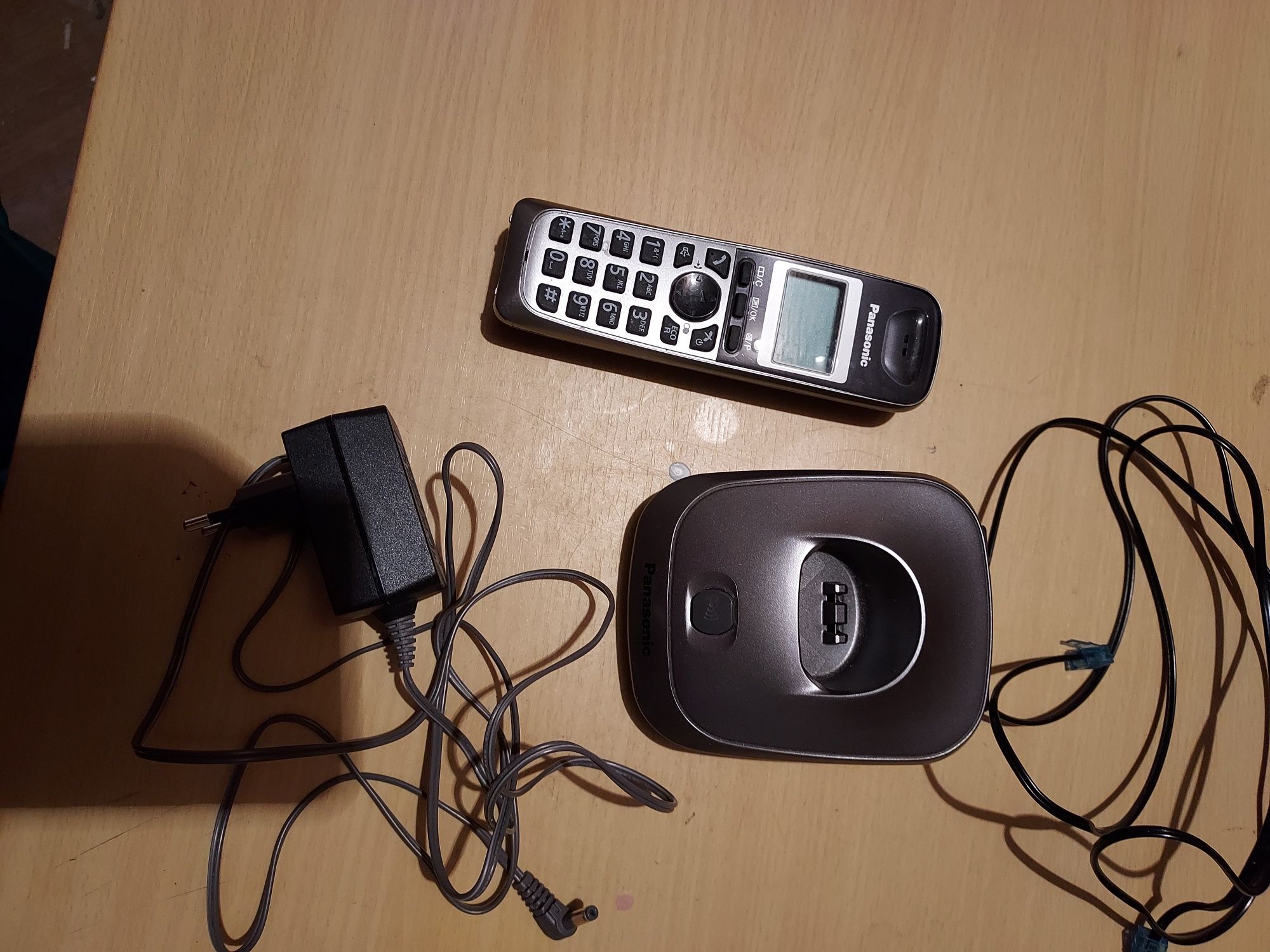 Telefon bezprzewodowy PANASONIC KXT-TG2511