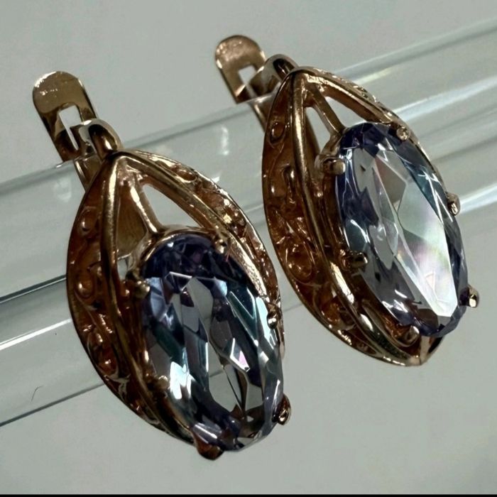 Золотые серьги с александритом ссср