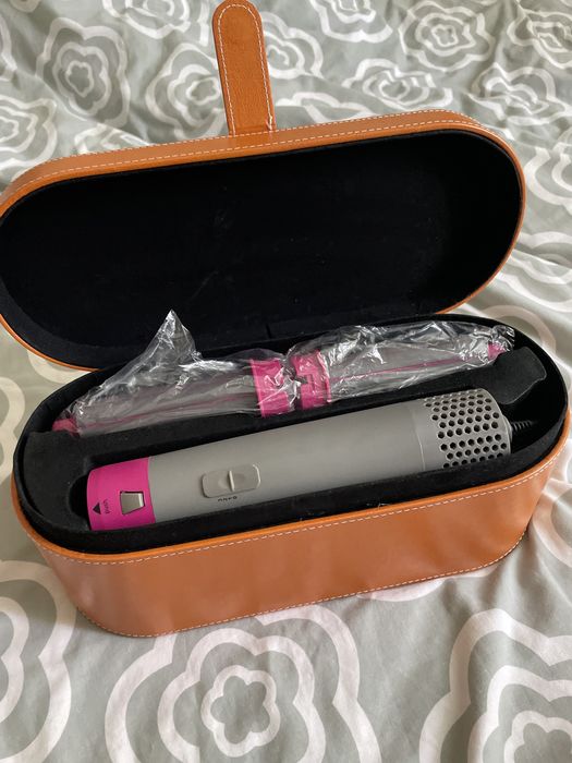 Продам фен з насадками