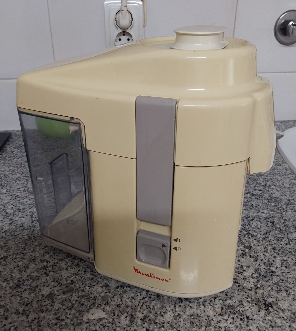 CENTRIFUGADORA,SUMOS,UTILIDADE para CASA.Cozinha,emprego.Separa tudo.