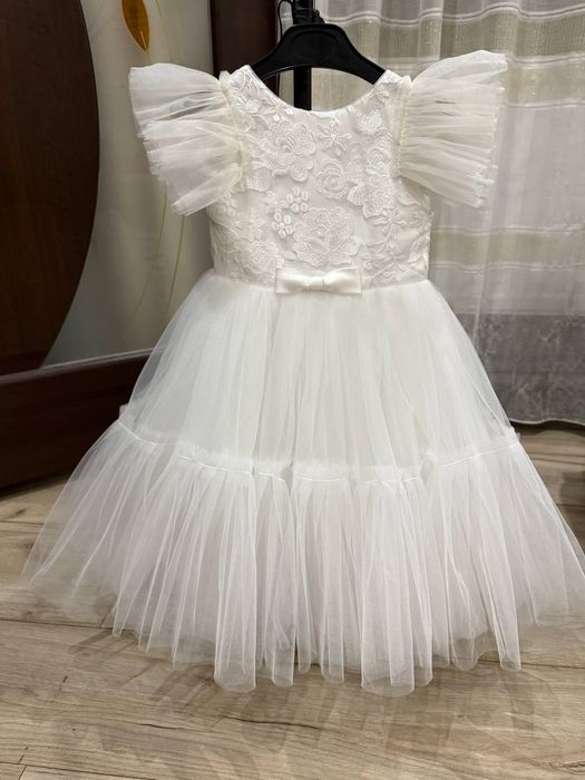 Сукня біла плаття святкове сніжинка новий рік 3-5 років срібло пишне