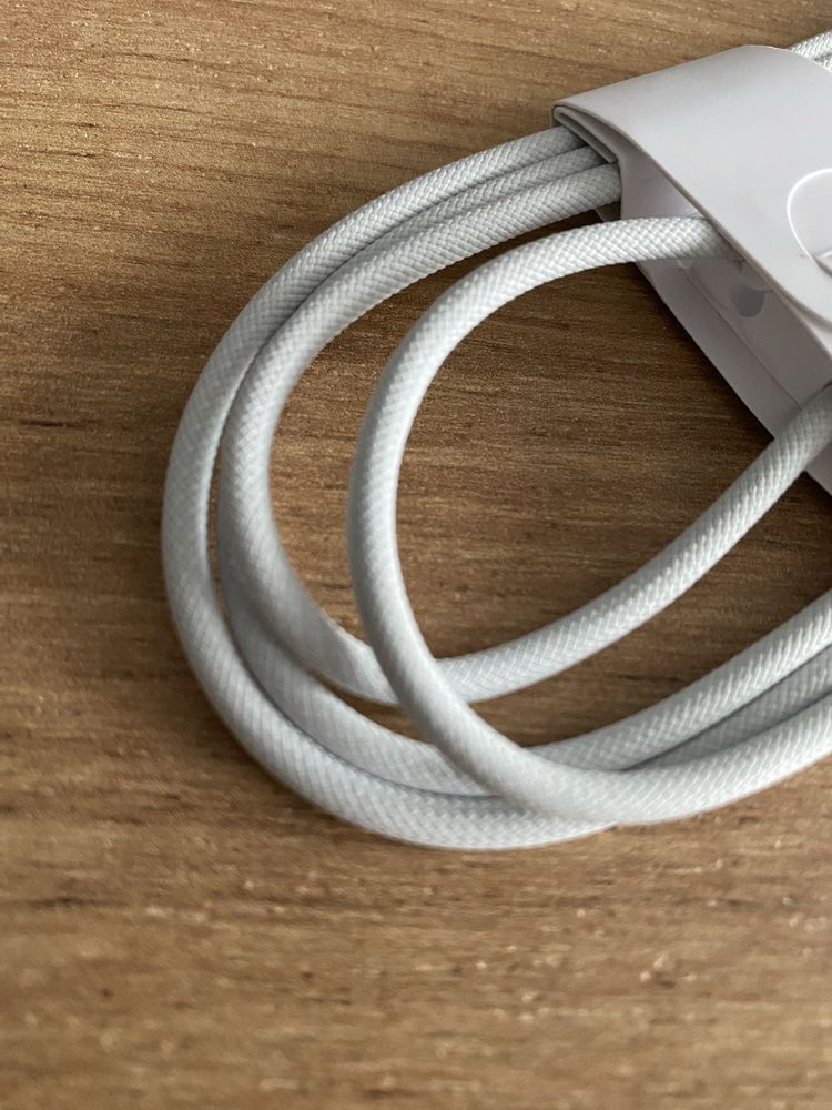 Nowy kabel do ładowania do Apple iPhone USB C do USB C 1 metr 60W
