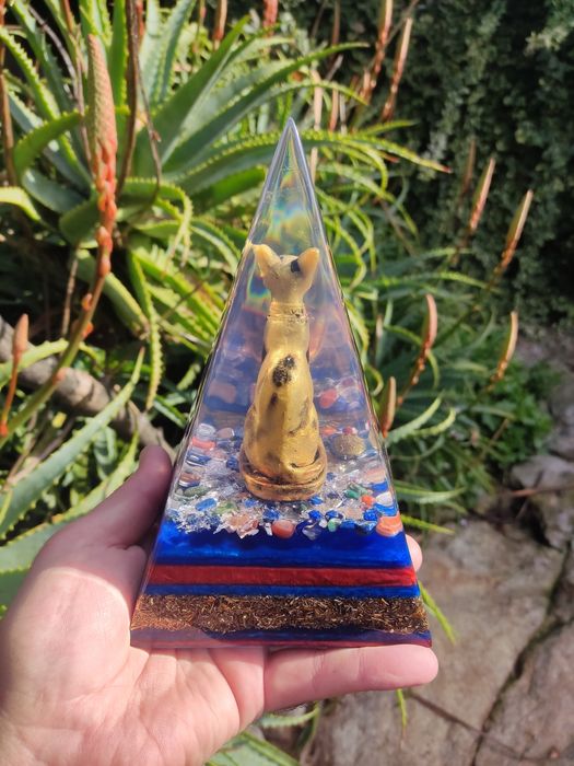 Pirâmide Orgonite
