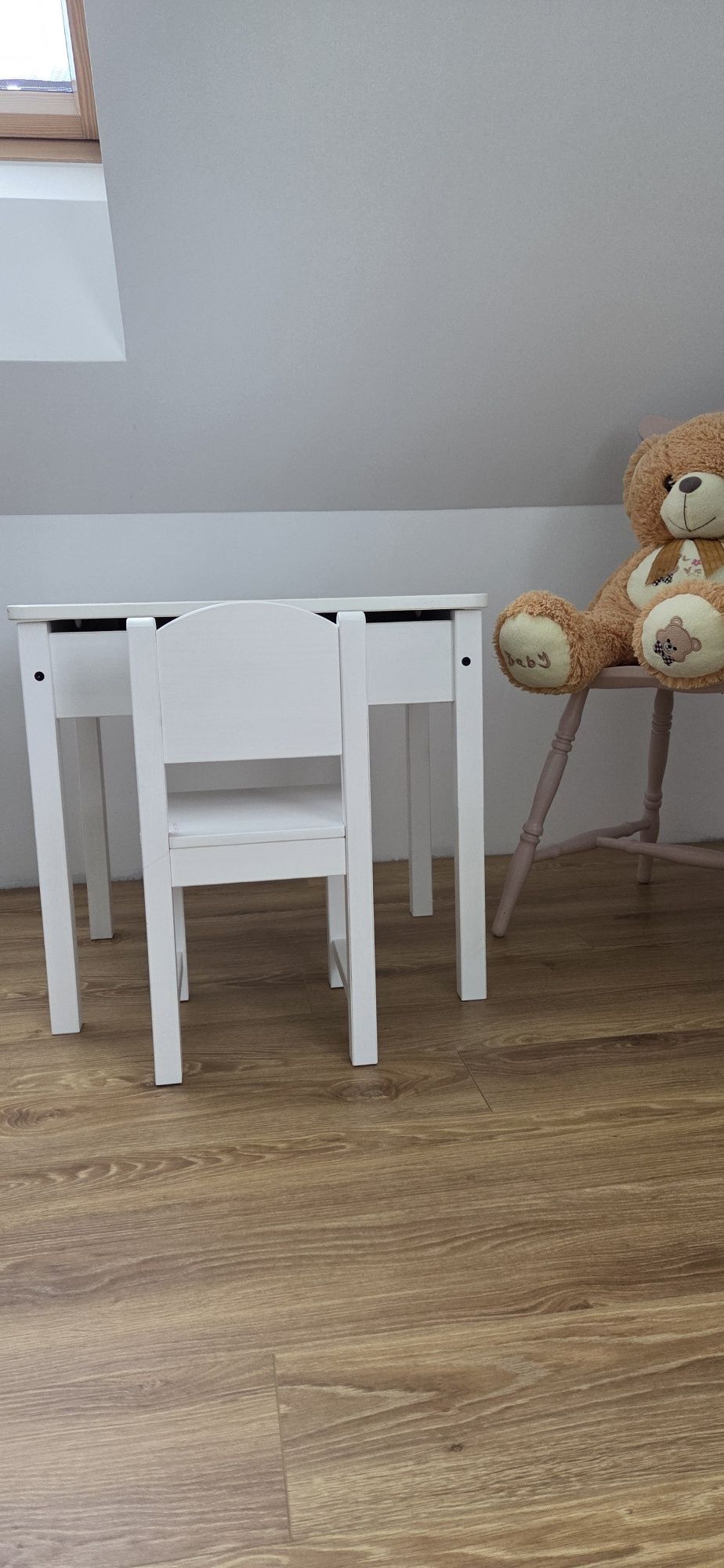 Biurko i krzesełko dla dziecka Ikea