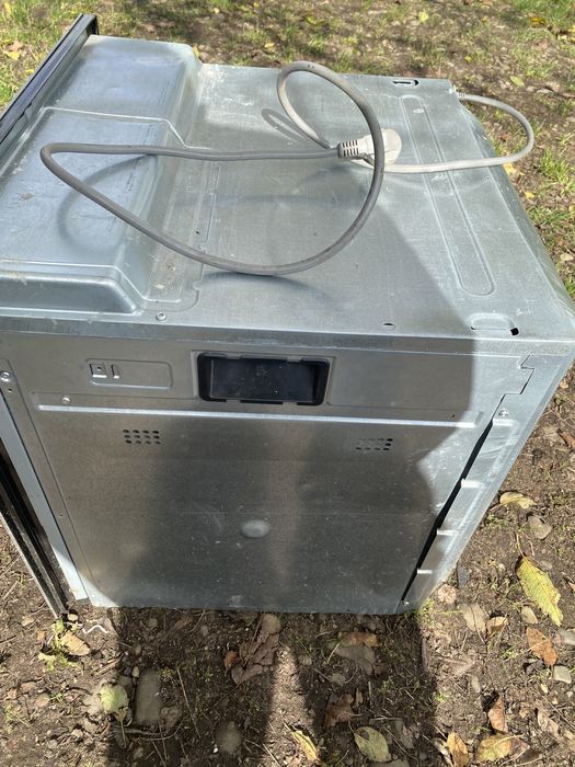 Продам вбудовану електричну духовку