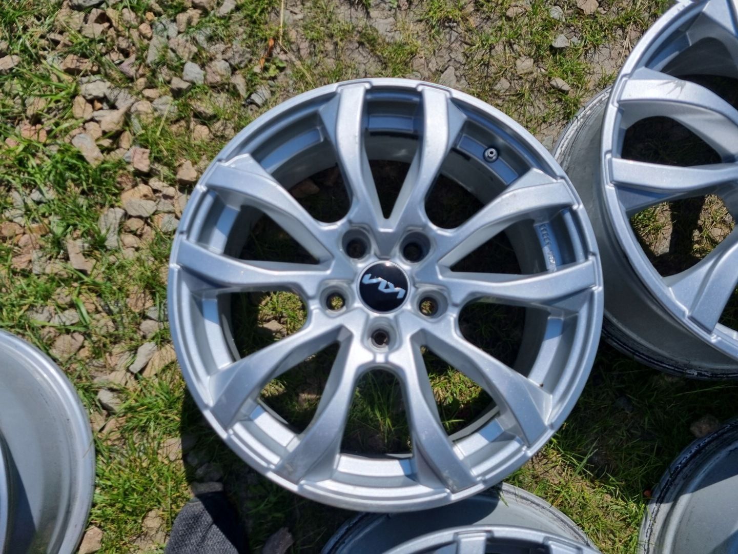 HYUNDAI I30 ,TUCSON,KIA CEED,PROCEED,mazda 3,5,cx3 alu 7,5X17 ET45 db stan