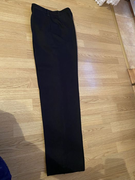 Czarne meskie spodnie w kant