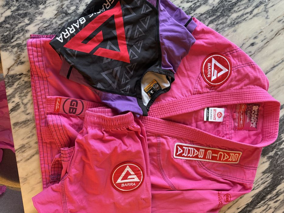 Kimono Jiu-Jitsu Gracie Barra Y6 Rosa + Rash Guard Original