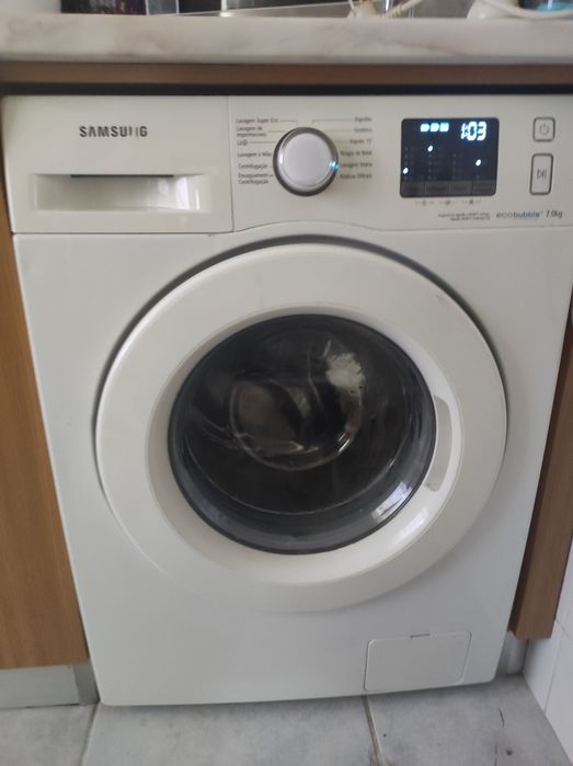 Máquina de lavar roupa Samsung