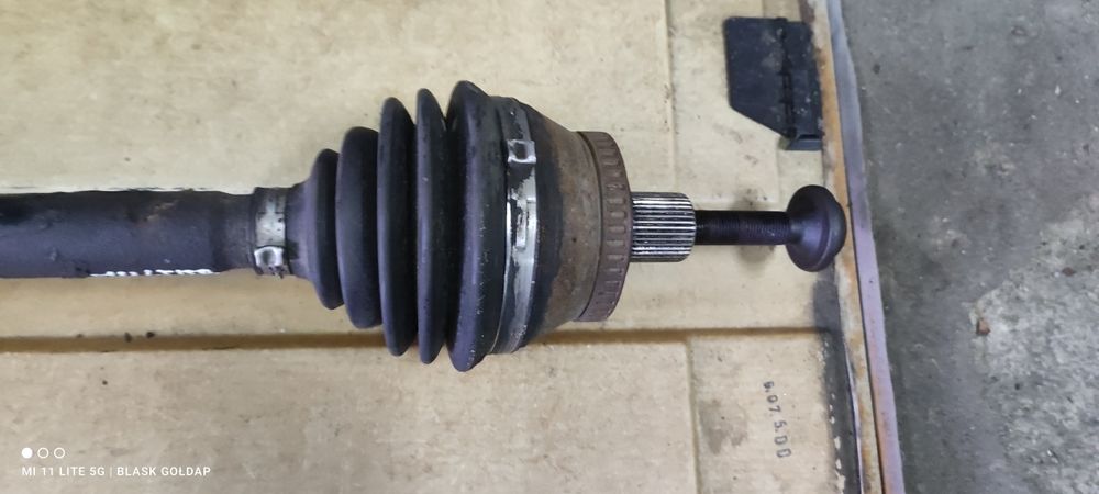 Półoś Lewa Przód Audi A4 B6 2.5 Multitronic 03 Części Blask Gołdap