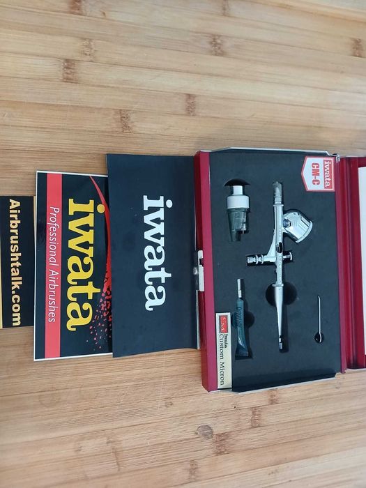 2 Aerógrafos IWATA / 2 Airbrushes