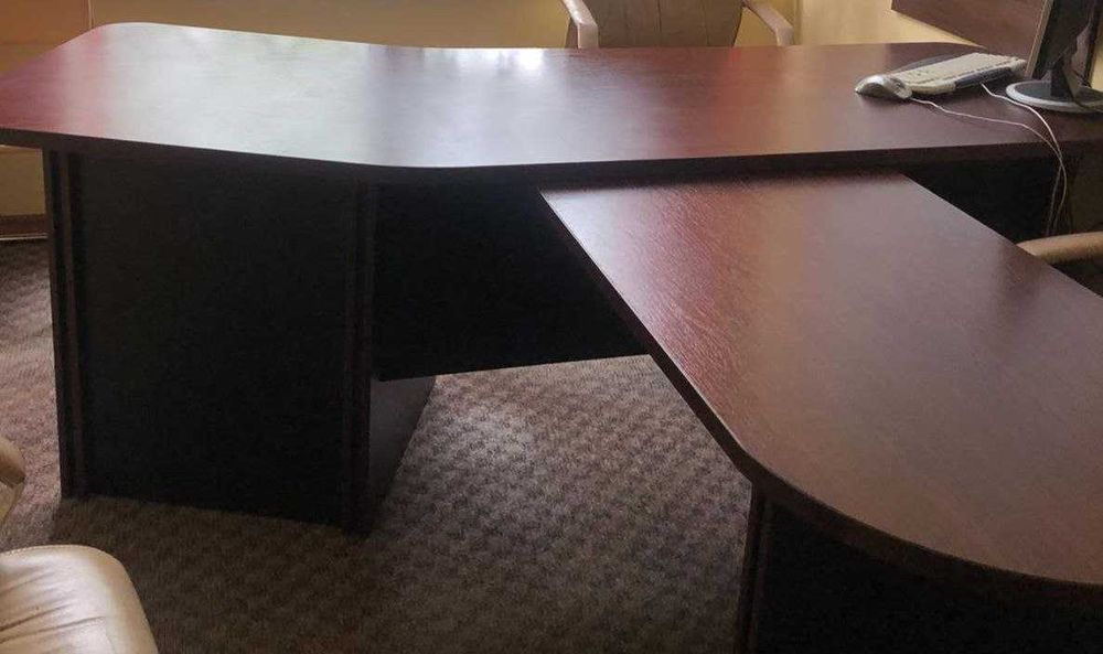 Стіл керівника натуральне дерево