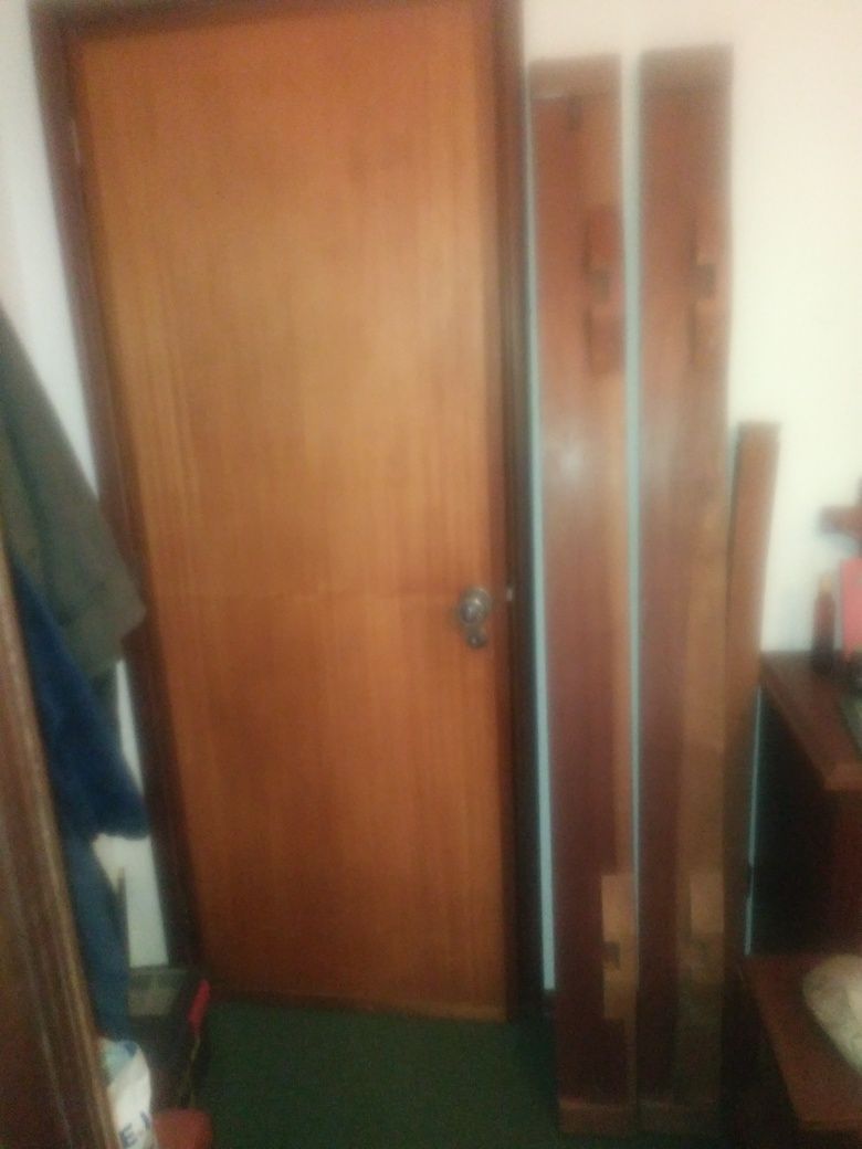Vendo cama de casal com 2 mesinhas de cabeceira e 1 móvel bar
