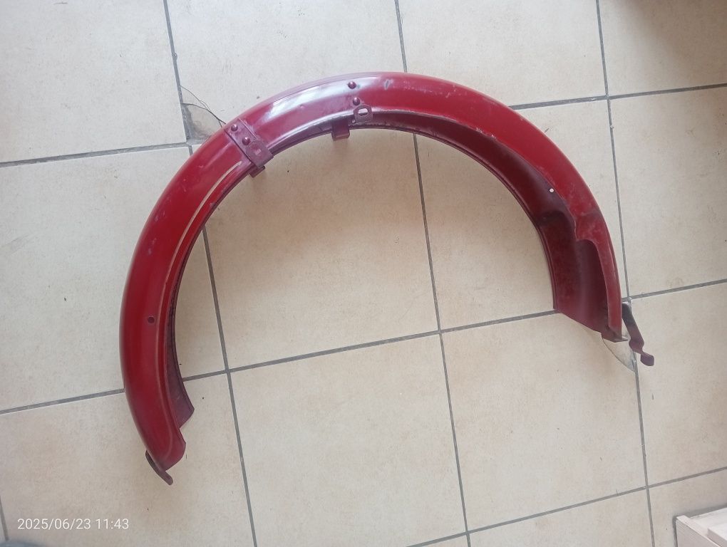 Błotnik tylny wsk125 B1 fabrycznie nowy
