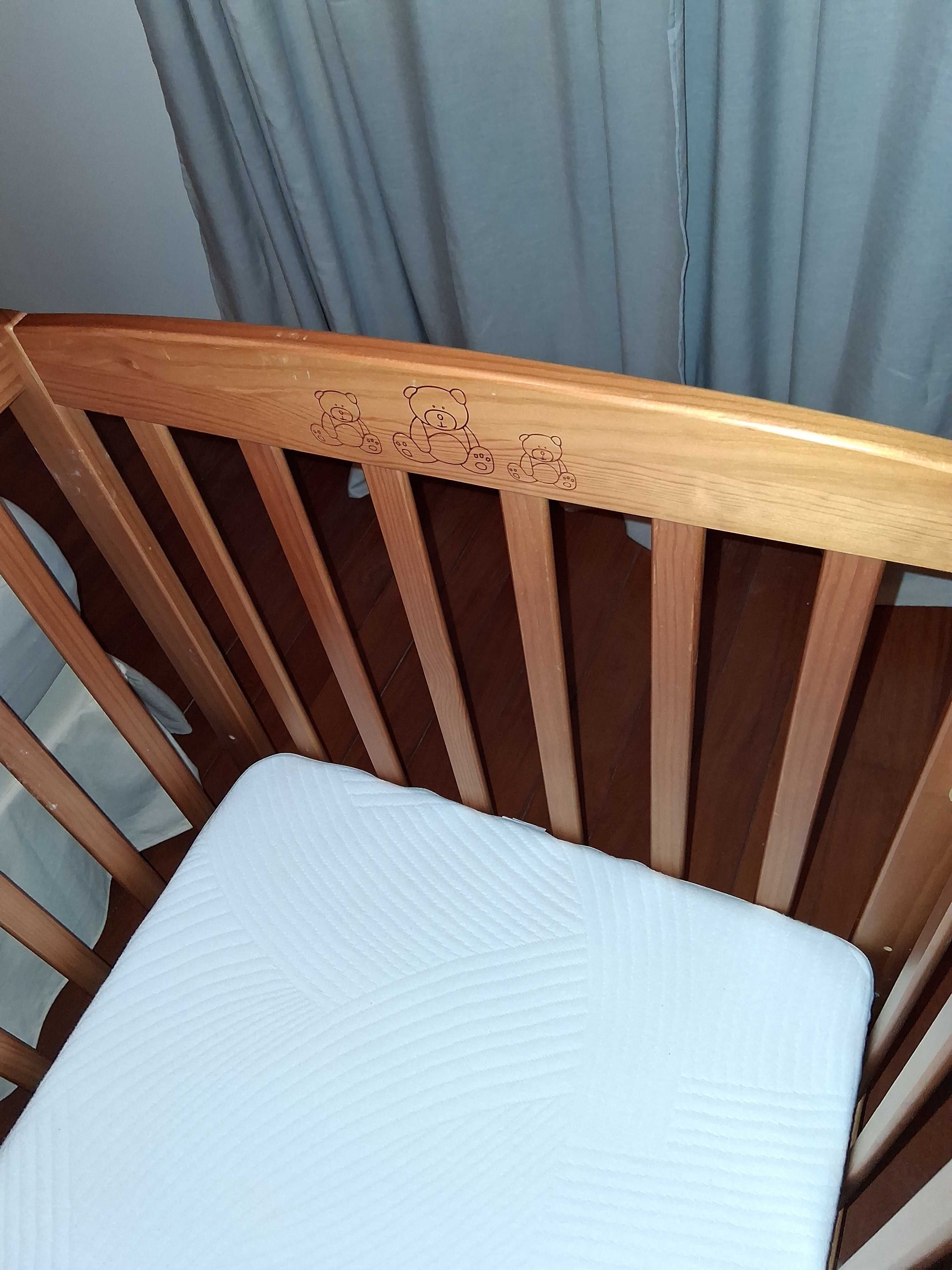Colchão almofada e cama de grades