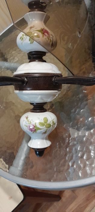 Żyrandol z porcelaną