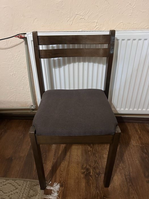 Кухонні стільці в чудовому стані