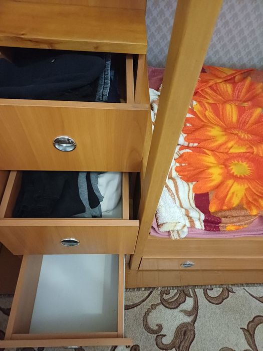 Продам двухярусне ліжко