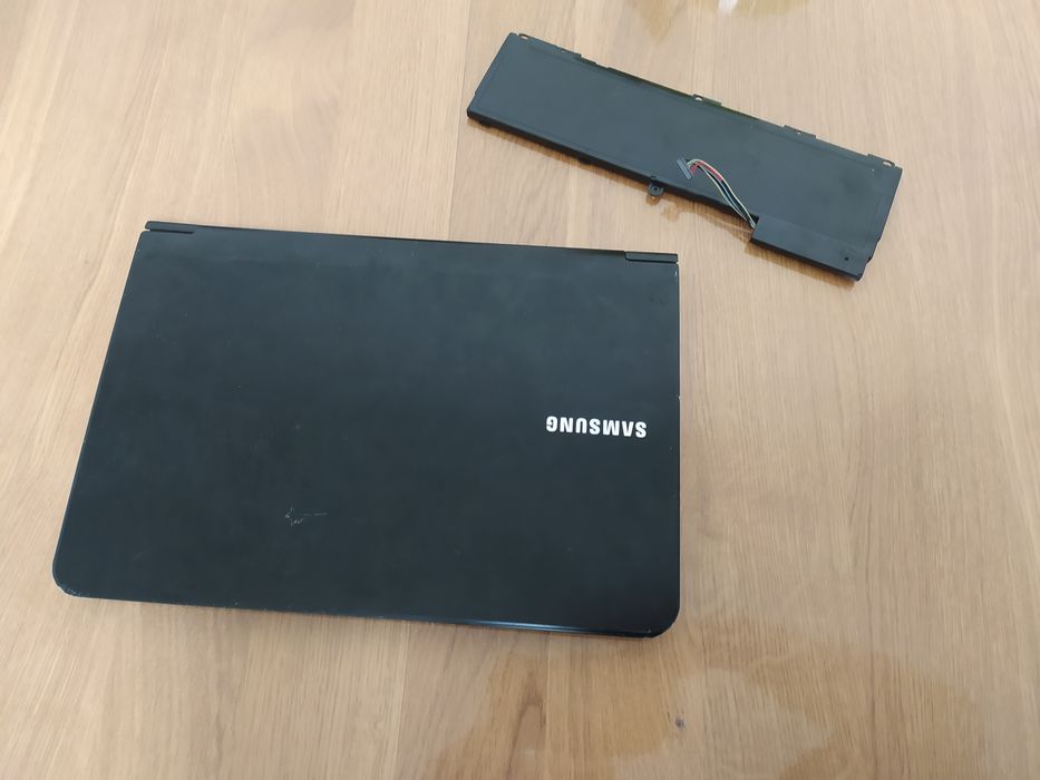 Samsung 900Х на запчастини батарея 3 години