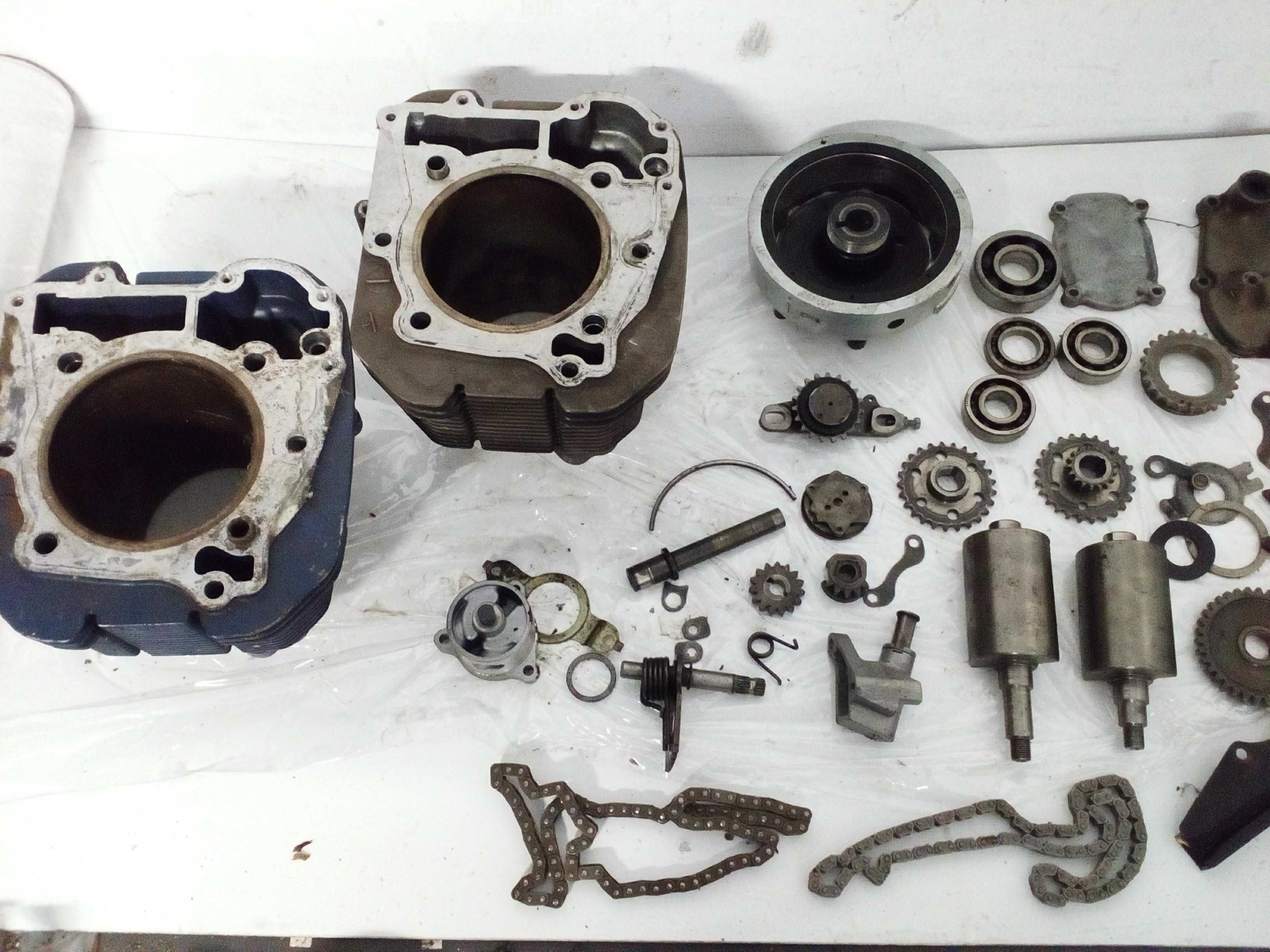 Suzuki DR 750 Big części silnikowe silnik cylinder zębatka koło