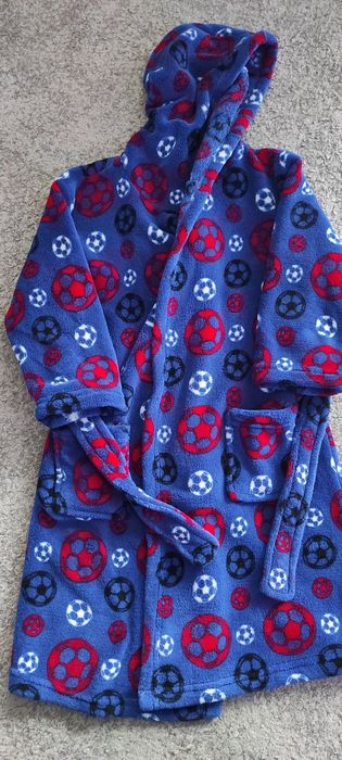 Szlafrok dla chłopca w piłki rozmiar 104