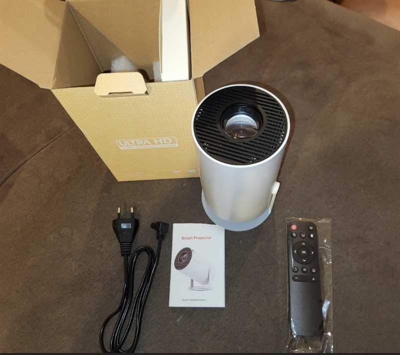 PROJEKTOR RZUTNIK z android tv + głośnik | obrotowy rzutnik projektor