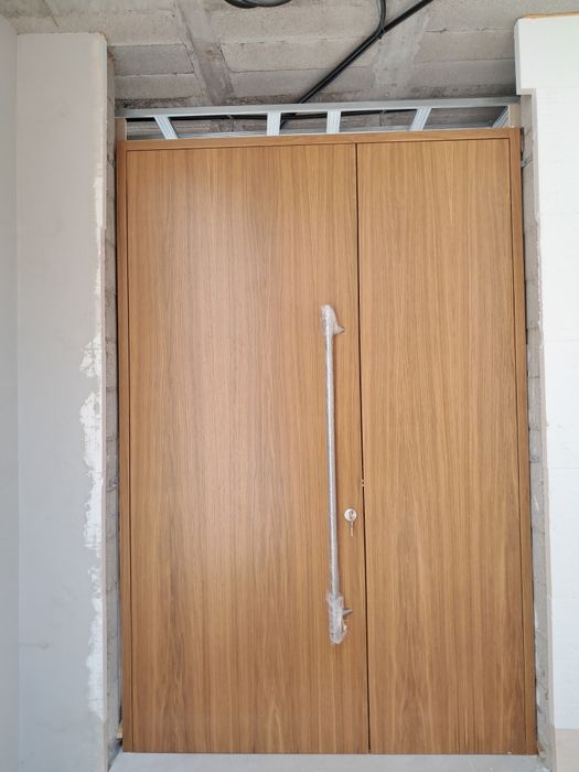 Drzwi wewnętrzne zewnętrzne aluminiowe drewniane