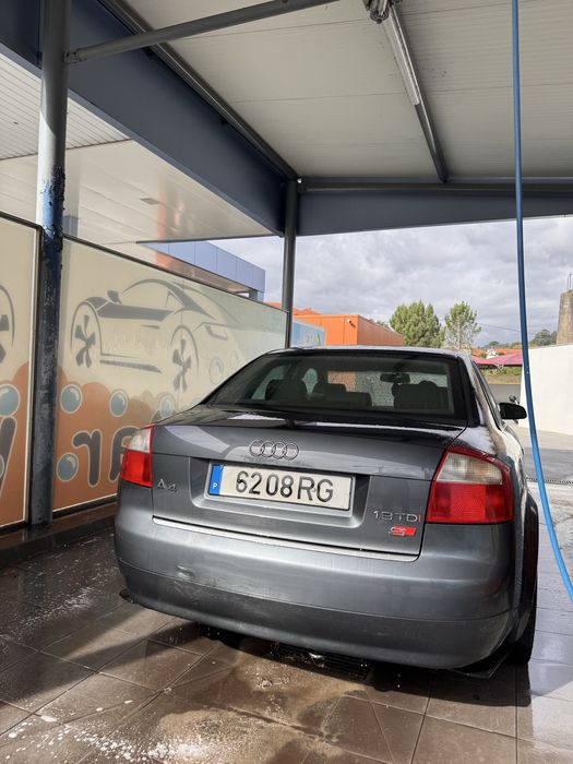 Audi a4 b6 carro muito bem estimado