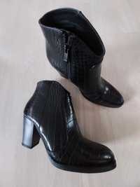 Buty zimowe jak nowe 39