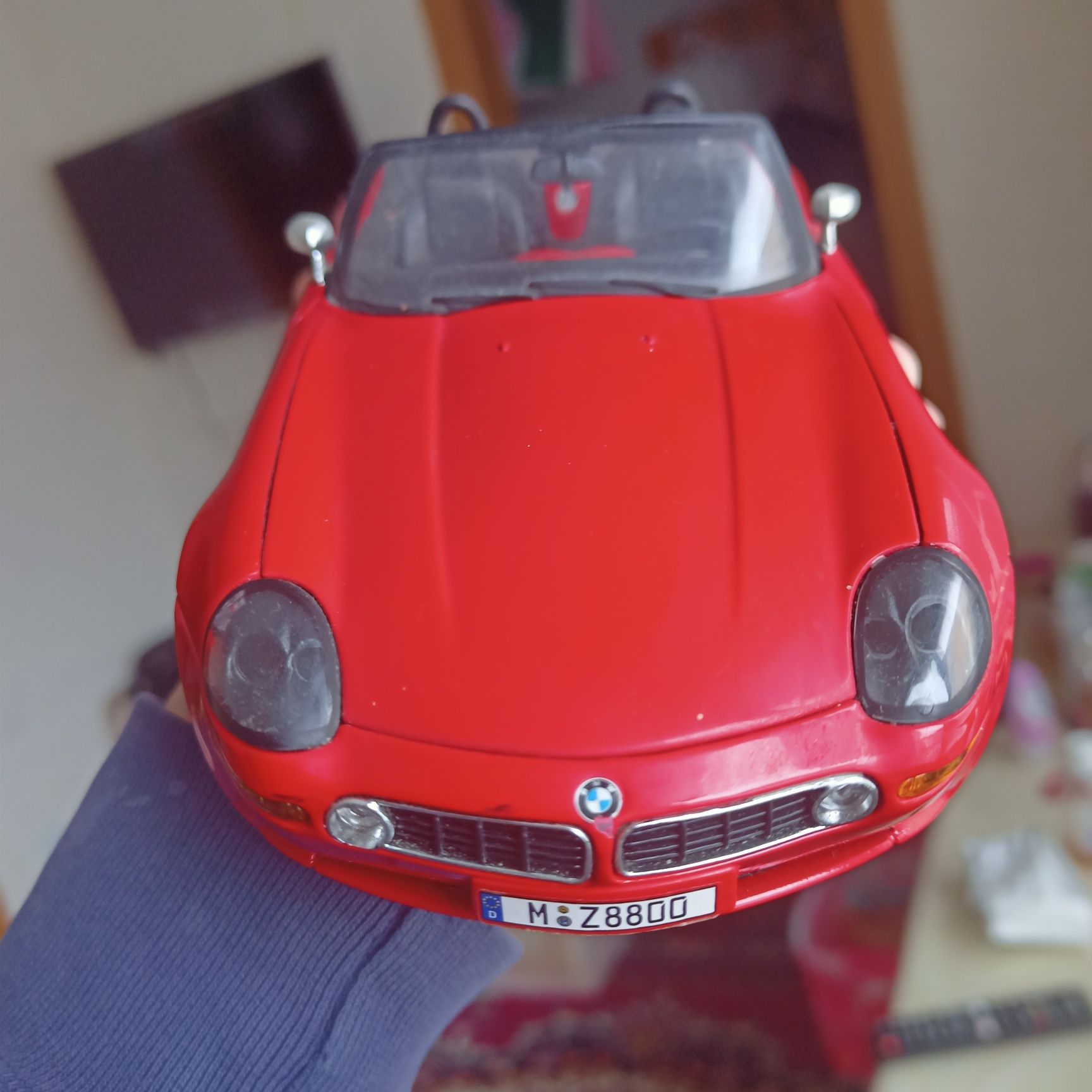 Колекціона модель BMW Z8 1:18 Burago