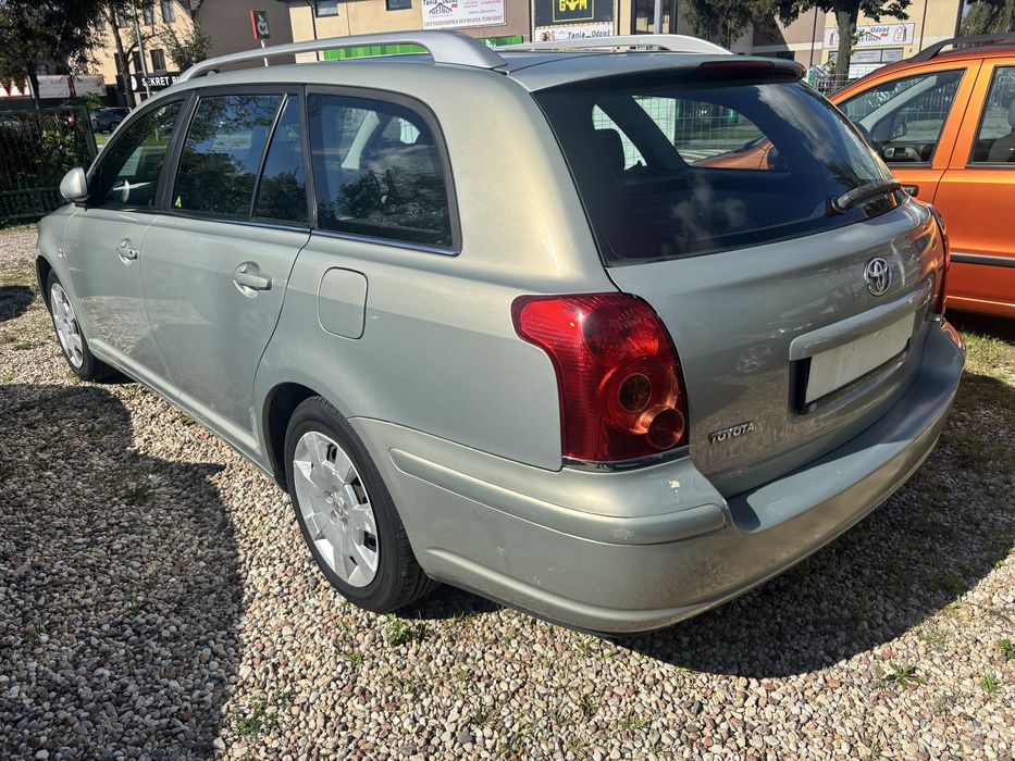 Toyota Avensis 1.8 Benzyna Zarejestrowany