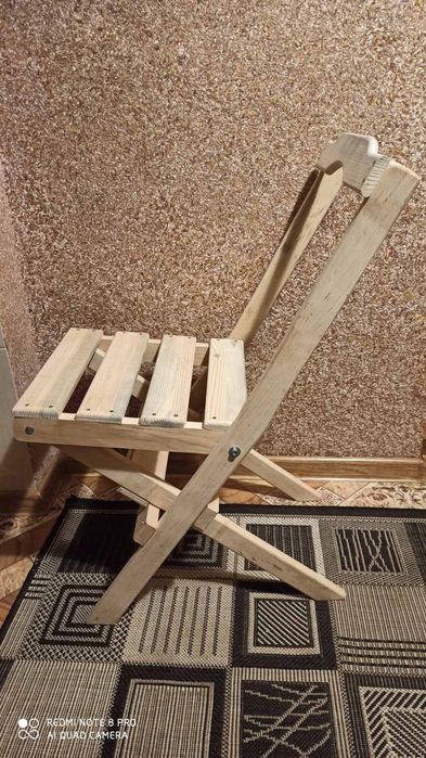 Розкладний стілець