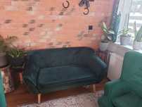 Sofa w stylu skandynawskim welurowa