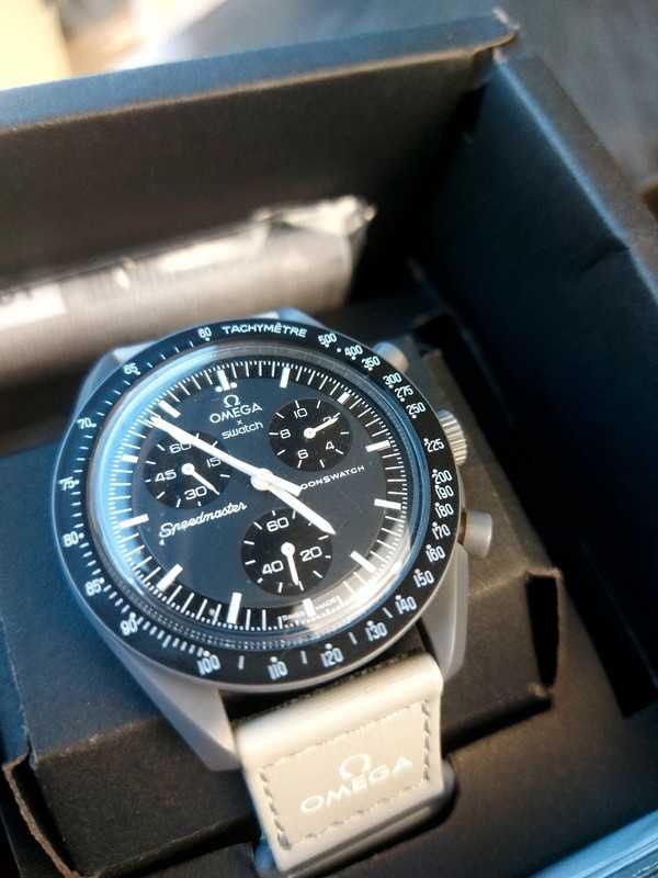 Omega x Swatch SO33A100 Merkury：Bioceramika Srebrna