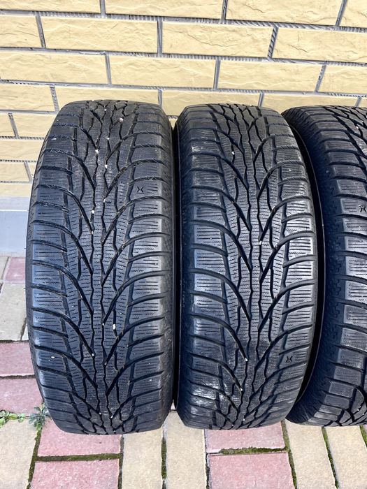Шини резина R16 215.65 kumho 8-9 mm 6 комплектів є