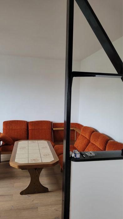 Zestaw wypoczynkowy: narożnik, fotel i ława