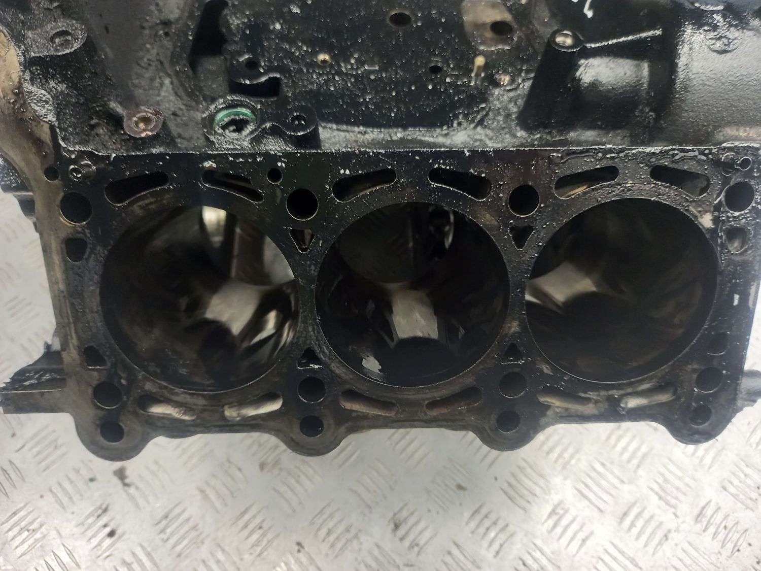 Блок цилиндров 059103011DN для Volkswagen Touareg 2 2010-2018