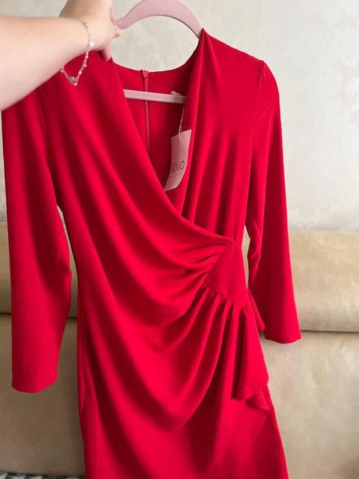 Одяг, сукні вечірні