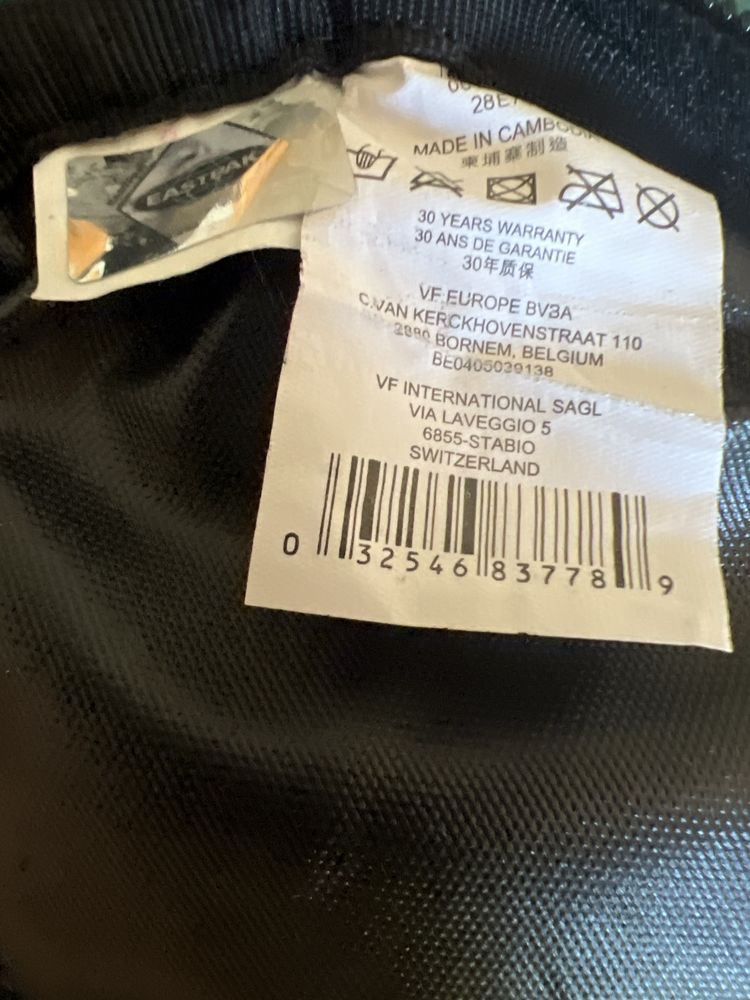 Sprzedam saszetkę, nerkę firmy EASTPAK (USA) kolor niebieski.