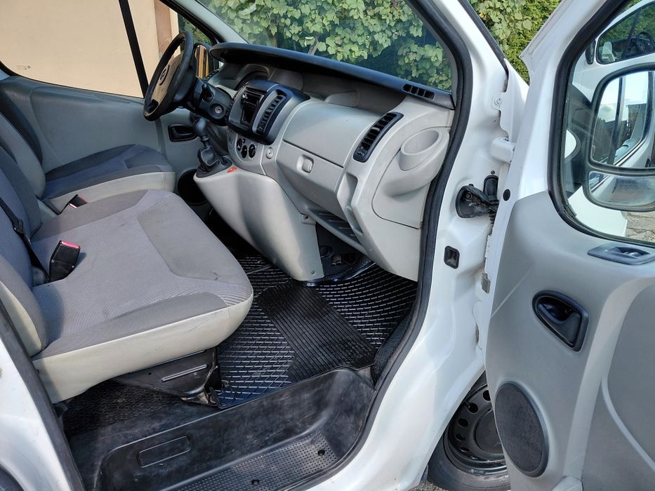 Opel Vivaro 2.0 07r 9osobowy